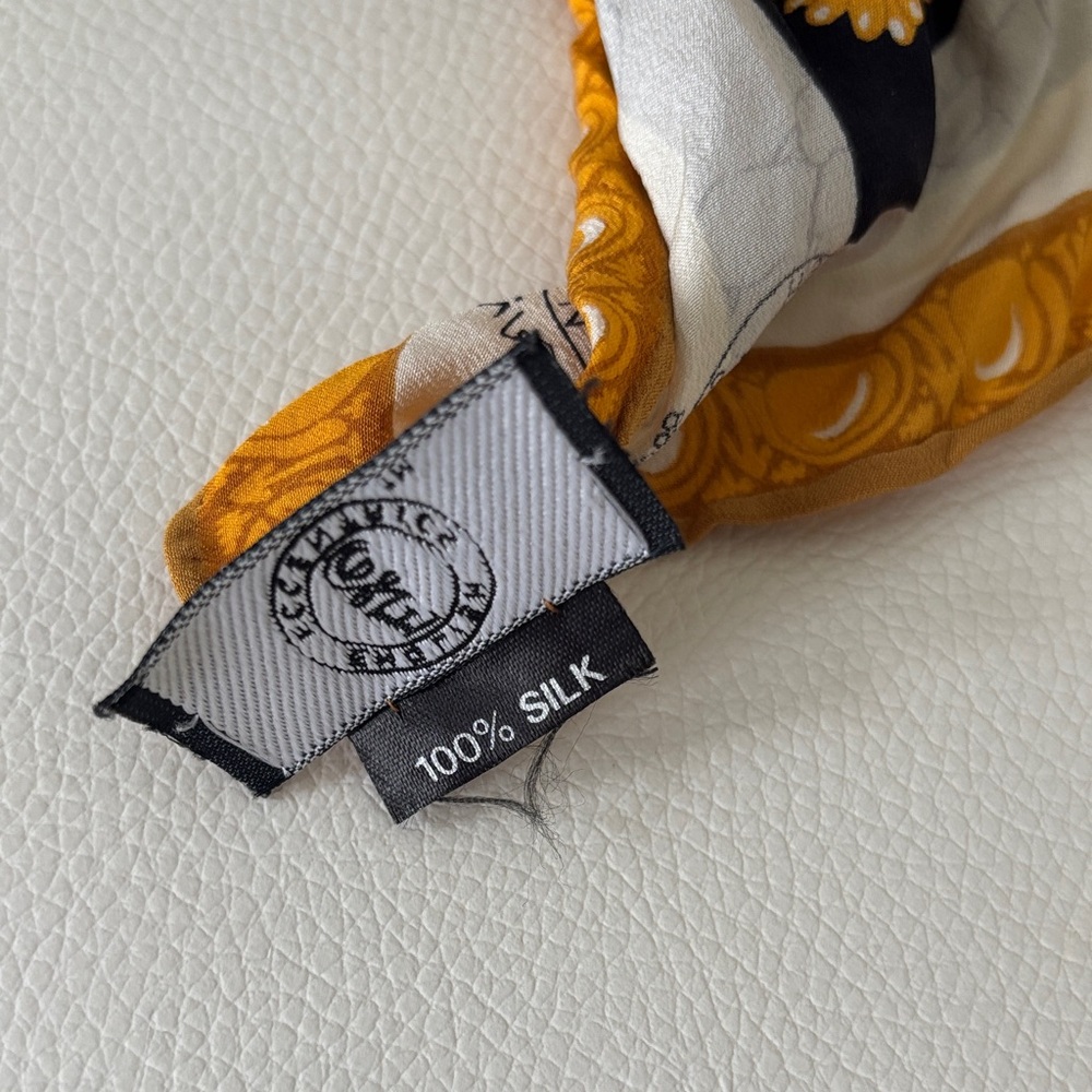 Elegant Black and Gold English Eccentrics 100 % Scarf - Picture 9 of 12